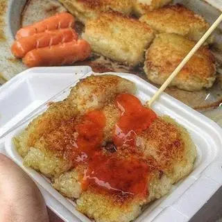 Hình ảnh Bánh chưng rán xúc xích chả cốm