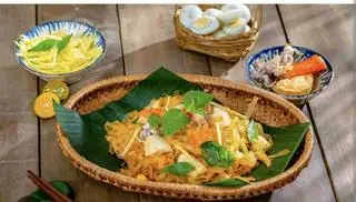 Hình ảnh Bánh tráng trộn tỏi phi sa tế cay