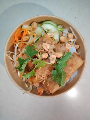 Hình ảnh Bún chả giò tôm thịt