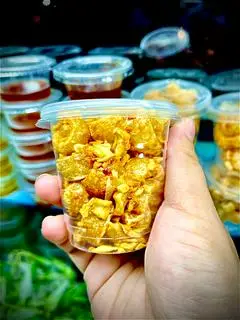 Hình ảnh Da heo sấy tỏi giòn rụm 