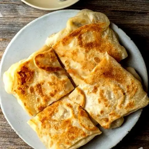 Hình ảnh Tuna with egg roti & chicken gravy