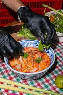 Hình ảnh Súp tomyum tôm + cơm trắng 