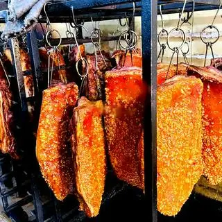 Hình ảnh Bánh mì heo quay + chà bông