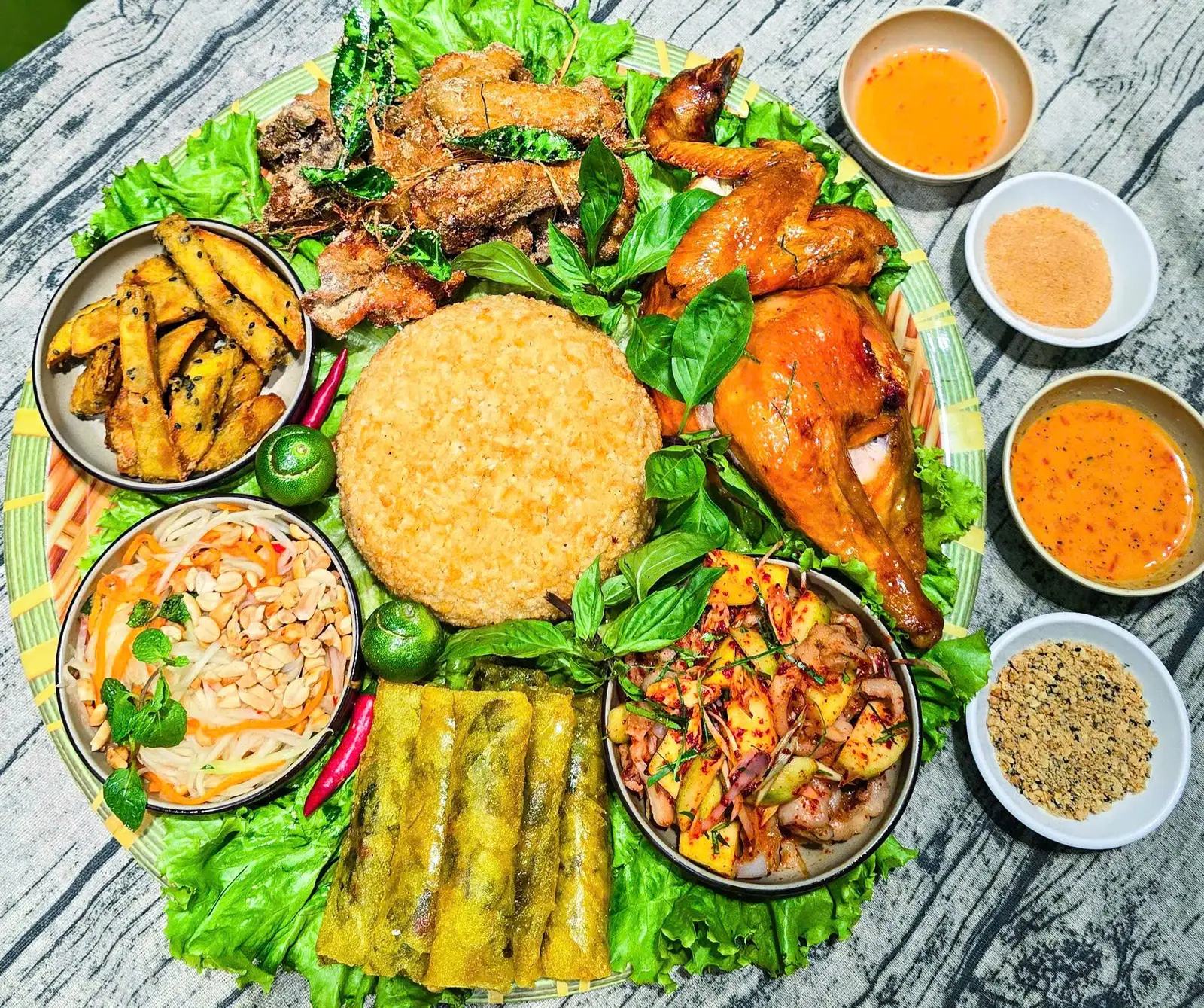 Hình ảnh Mẹt gà 7 món - 3 đến 4 người