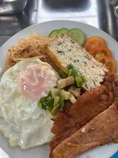Hình ảnh Cơm Tấm Sườn + Bì + Chã + Trứng
