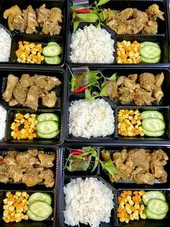 Hình ảnh Gà ta kho xả ớt 