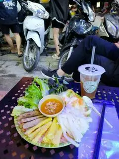 Hình ảnh Nem nướng - hồng trà