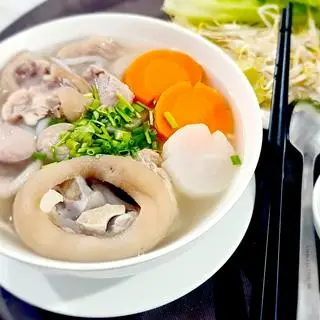 Hình ảnh Hủ Tíu Rau Củ Giò Heo