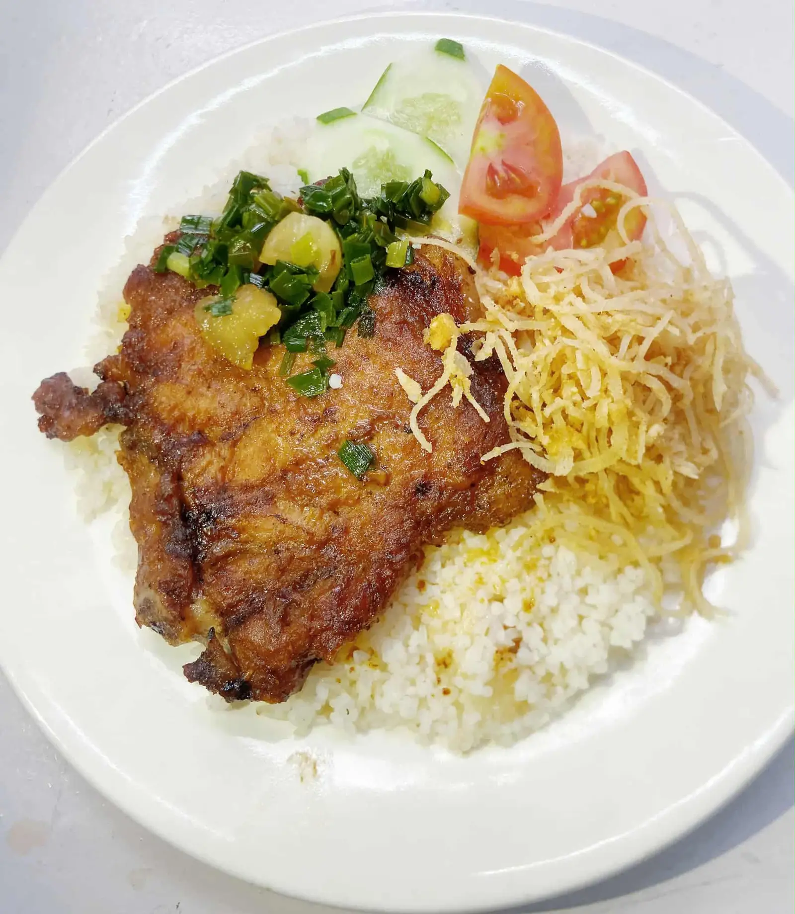Hình ảnh Cơm tấm sườn nướng - bì