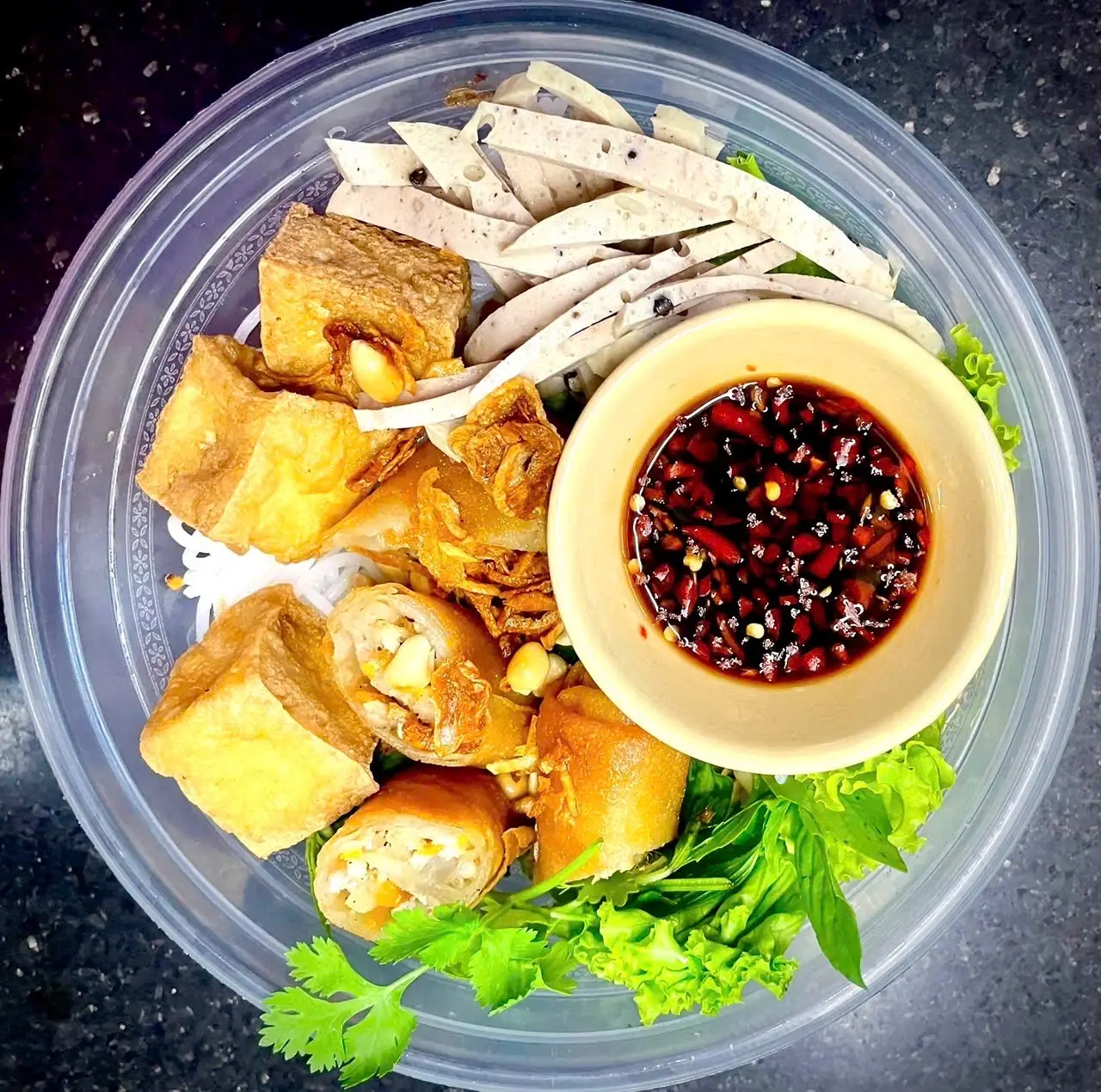 Hình ảnh Bún Nước Tương Chả Giò Đặc Biệt