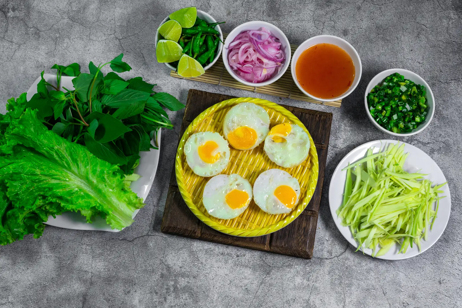 Hình ảnh Bánh căn trứng cút