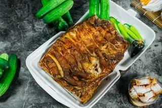 Hình ảnh Thịt heo quay đùi 500g