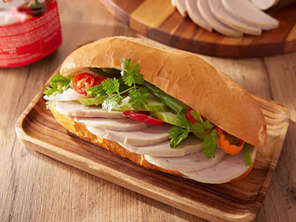 Hình ảnh Bánh Mì Chả Lụa Ngon