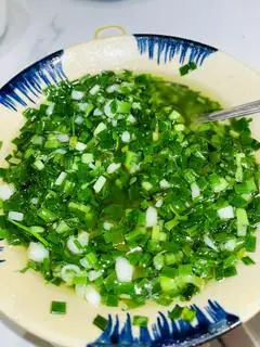 Hình ảnh Bánh tráng trộn mỡ hành
