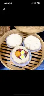Hình ảnh Bánh bao đăc biêt ( 1 trứng muối 2 trứng cút xá xíu )