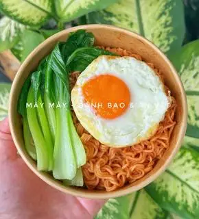 Hình ảnh Mì trộn trứng - Coca