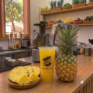 Hình ảnh ép dứa nguyên chất / Pineapple juice
