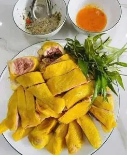 Hình ảnh Gà ủ muối 1/2 con loại 1 ( không đầu ) kèm 1 coca 