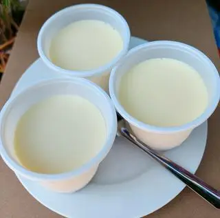 Hình ảnh sữa chua phomai tươi ván vàng 100ml