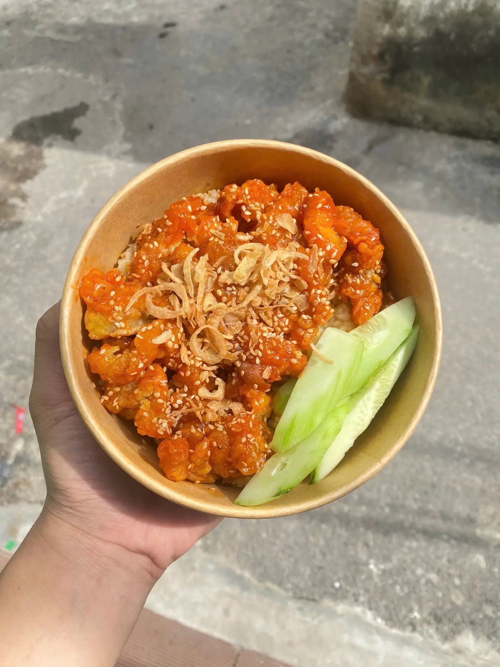 Hình ảnh Cơm đảo gà chiên sốt chua ngọt