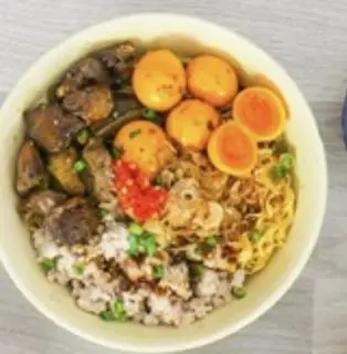Hình ảnh Mỳ trộn trứng non