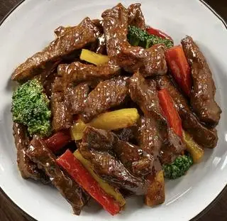 Hình ảnh BÒ XÀO TIÊU ĐEN (KÈM CƠM) / 黑胡椒牛肉（配米饭)