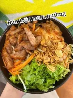 Hình ảnh Bún trộn nem nướng