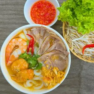 Hình ảnh Bánh canh ghẹ tôm thịt chả cua