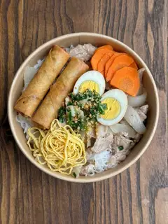 Hình ảnh Bún thịt xào đặc biệt