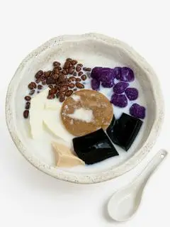 Hình ảnh chè khoai dẻo bánh flan