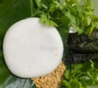 Hình ảnh Cơm  nắm muối vừng+ chả