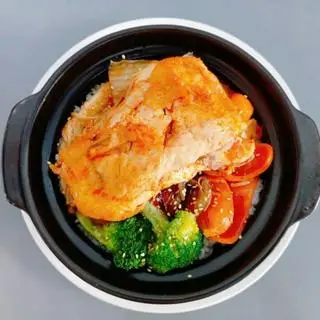Hình ảnh Cơm Trộn Má Đùi Gà