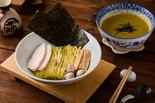 Hình ảnh Mì súp hàu đặc biệt