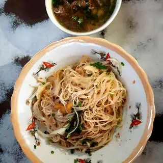 Hình ảnh Hủ tiếu khô tái - tái bò viên
