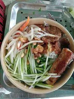 Hình ảnh Combo 2 phần bún thịt nướng 1 phần bánh mì thịt trứng