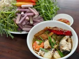Hình ảnh Bún mắm thường