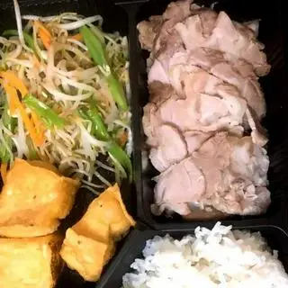 Hình ảnh Cơm Thịt Luộc - Chả Lá Lốt