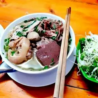 Hình ảnh Bún bò Huế - tô đầy đủ