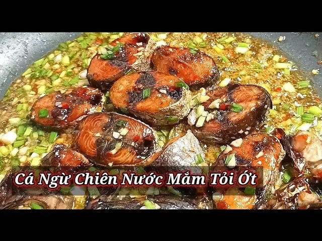 Hình ảnh Cơm cá ngừ chiên mắm tỏi