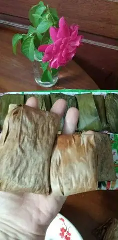 Hình ảnh Combo 2 bánh nếp & 2 bánh gai và 2 câp bánh dày
