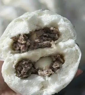 Hình ảnh Bánh bao thịt - 2 trứng cút