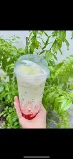 Hình ảnh Matcha latte dâu tây