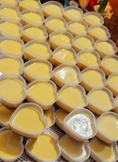 Hình ảnh 5 bánh flan + 2 sữa chua