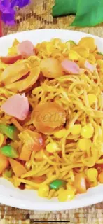 Hình ảnh mì trộn xúc xích , trứng cút (cay hoặc ko cay)