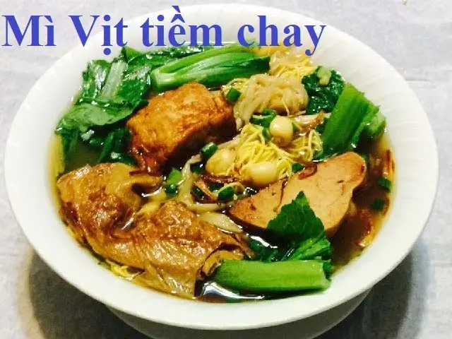 Hình ảnh mì tiềm +  1 trái cây tráng miệng