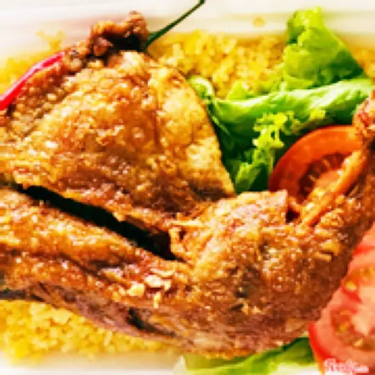 Hình ảnh Cơm Đùi 1/4 Góc Tư Sốt Me (Gà Nhúng Sốt)