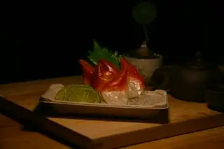 Hình ảnh sashimi sò đỏ