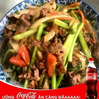 Hình ảnh Phở xào bò - CoCa chai