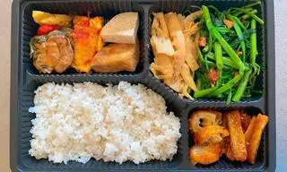 Hình ảnh Cơm chay thập cẩm tặng kèm nước