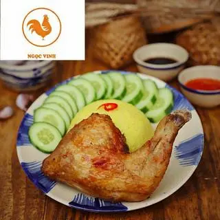 Hình ảnh Cơm Gà Xối Mỡ Đùi Góc Tư 